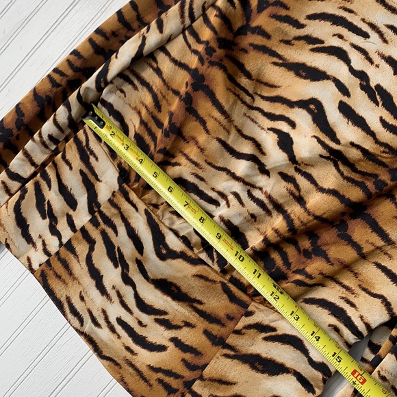 Tiger print blouse - Picture 8 of 10